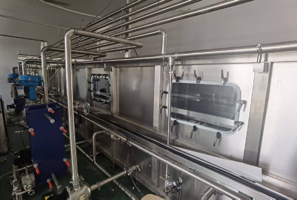 8000瓶隧道杀菌机顺利安装投产